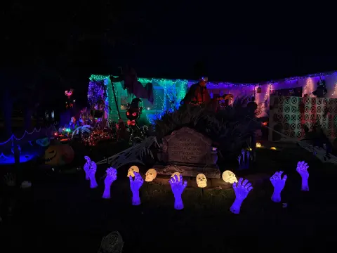Creepy Calmae Graveyard preview